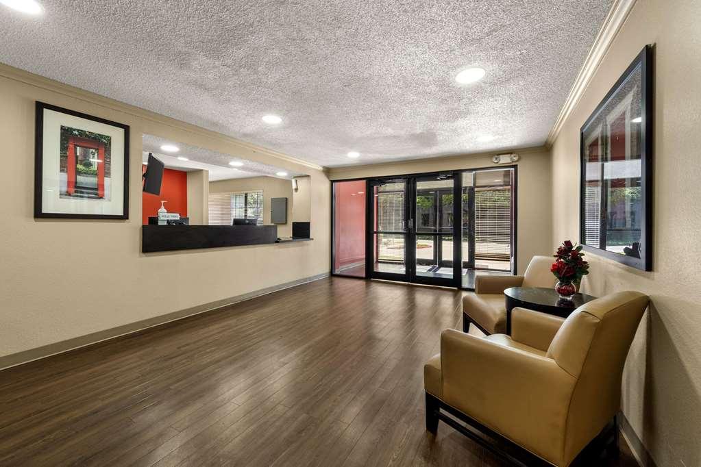 Suburban Studios Houston North I-45 Dalaman gambar