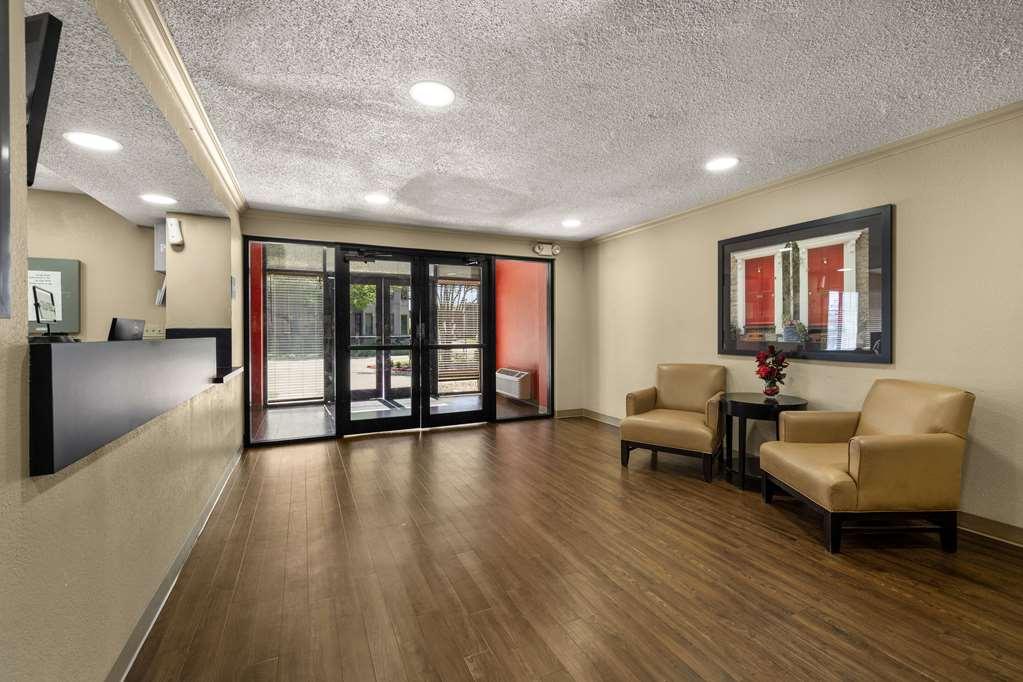 Suburban Studios Houston North I-45 Dalaman gambar